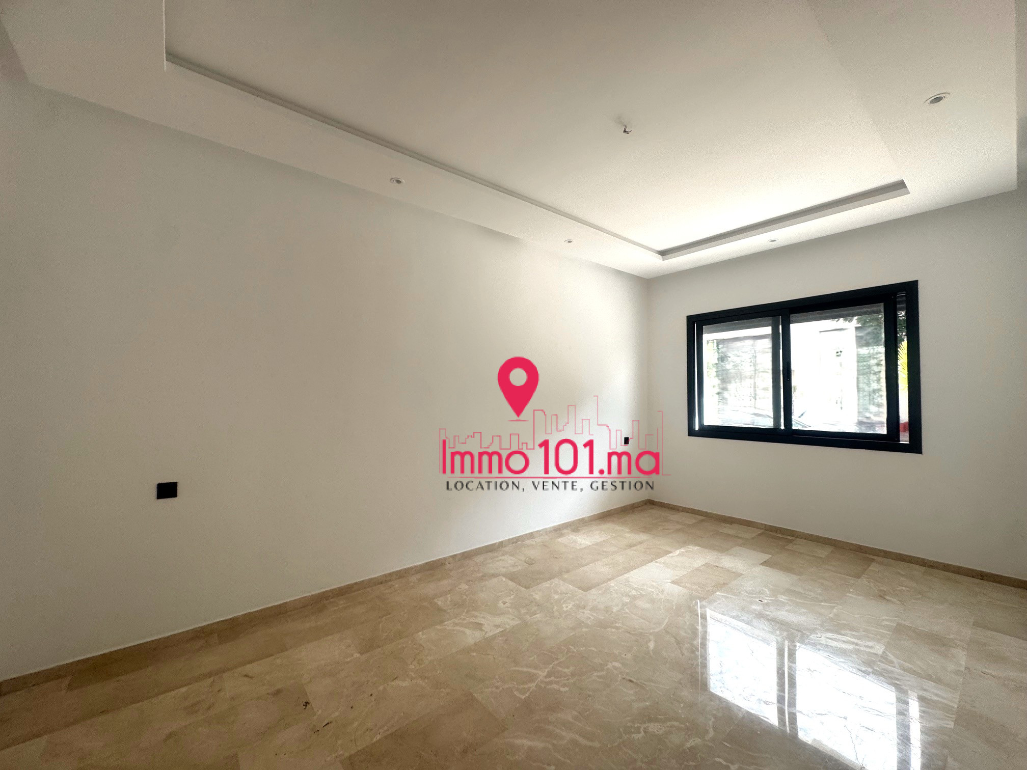 Appartement à vendre à Hay Riad ZLV2280