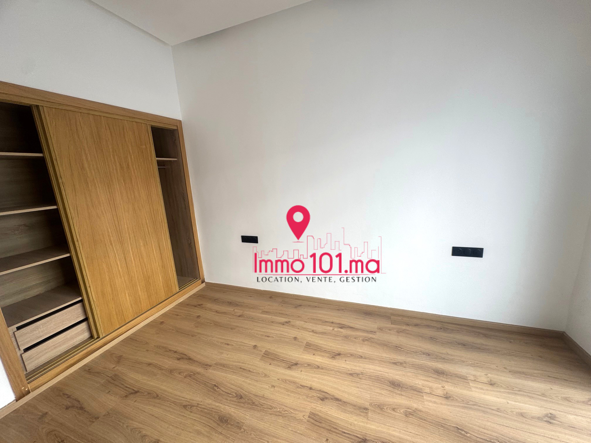 Appartement à vendre à Hay Riad ZLV2280