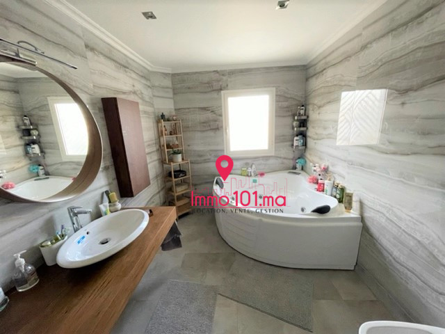 Villa à vendre à Hay Riad  ZLV957