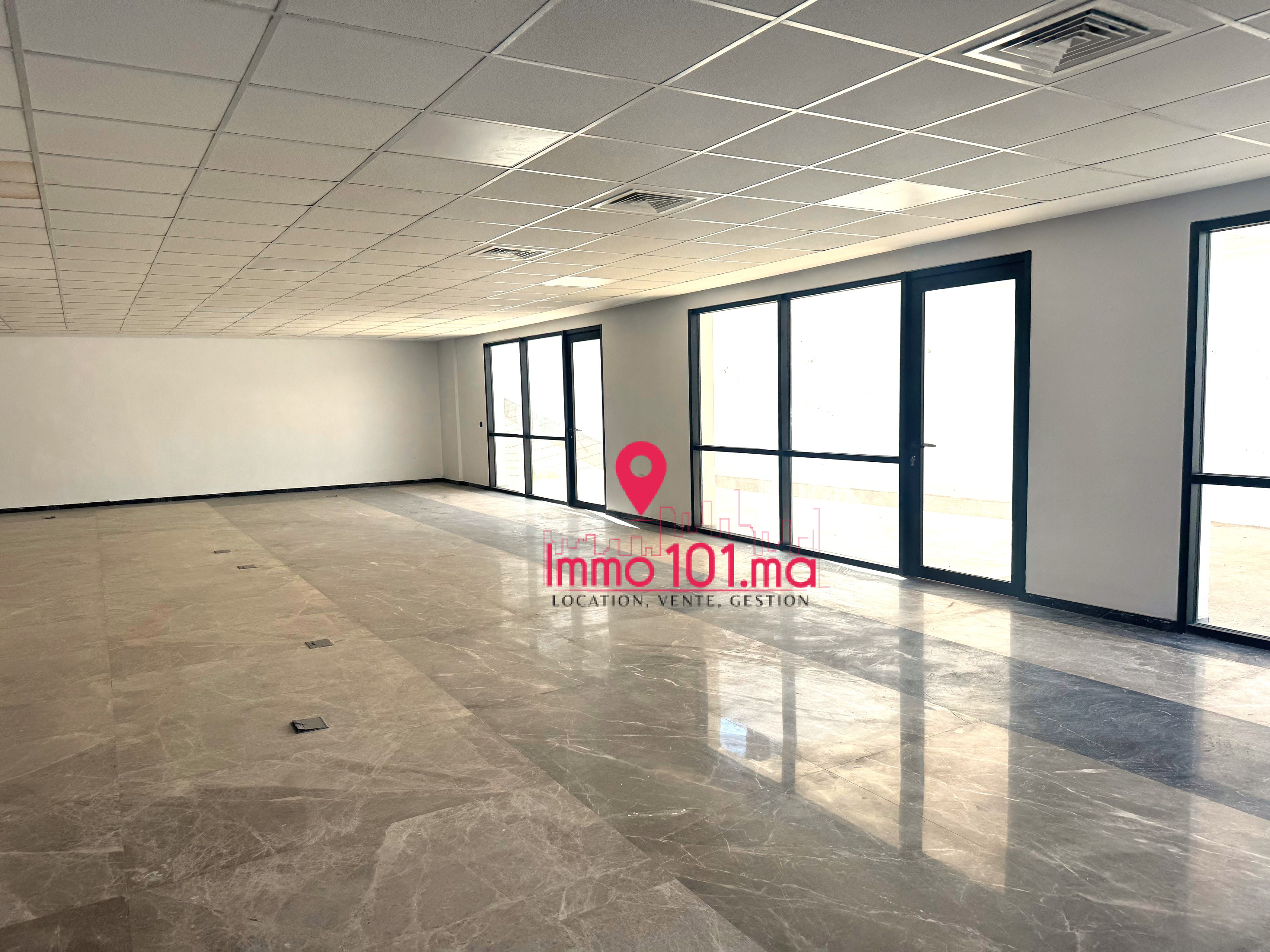 Villa usage professionnel à vendre à Souissi ZLV2539