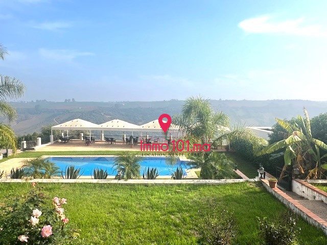 Villa front vallée avec piscine à vendre à El Menzeh - Un Bijou Commercial YBV1615
