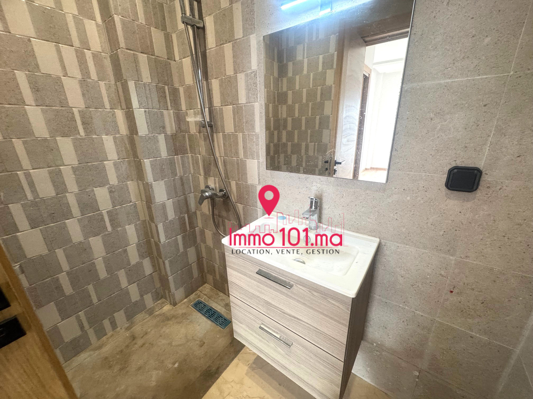 Appartement à vendre à Hay Riad ZLV2280