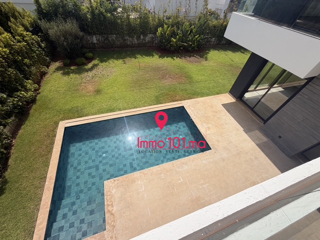 Villa à louer à El Menzeh ZLLVV2513