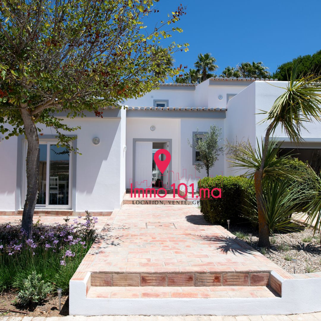 Villa à vendre aux Ambassadeurs – Souissi ZLV2551