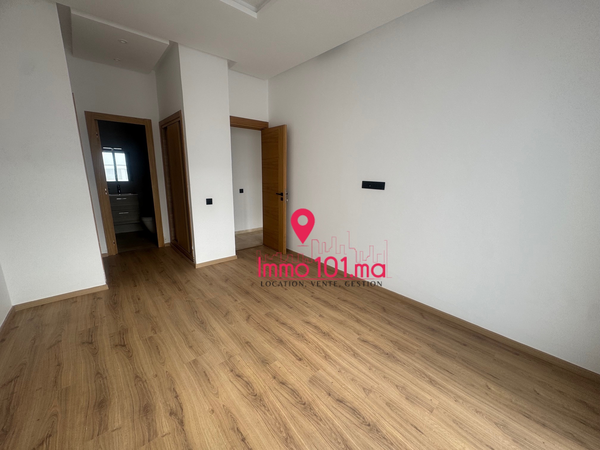 Appartement à vendre à Hay Riad ZLV2280
