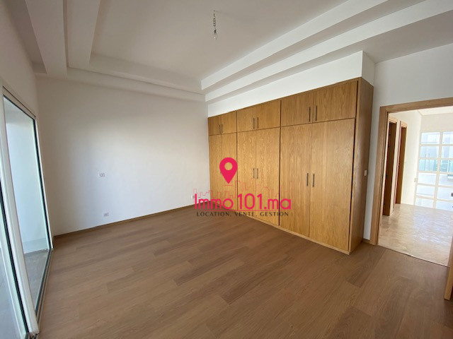 Villa à vendre à El Menzeh AYV2374