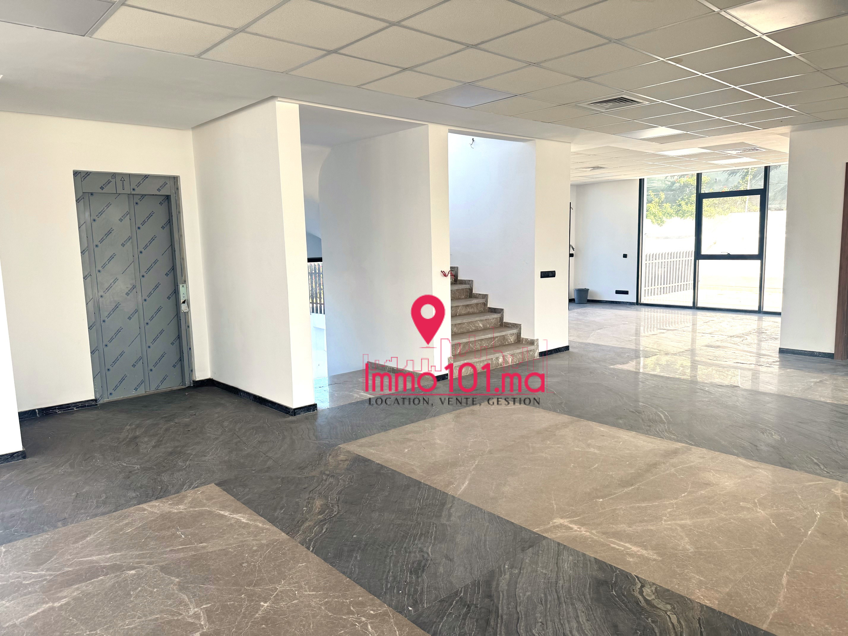 Villa usage professionnel à vendre à Souissi ZLV2539