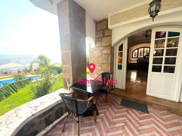 Villa front vallée avec piscine à vendre à El Menzeh - Un Bijou Commercial YBV1615